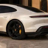 Diamond White Shift Gold Vinyl Wrap 9